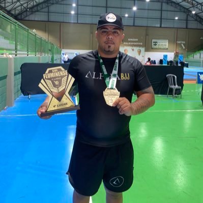 ATLETA @alpha.bjj2023 🥈RIO- Open FJJD 🥉 Estadual CBJJO 🥇 Robson Gracie FJJRIO 🥇 Hélio gracie FJJRIO 🥇 Vassouras FJJRIO 🥇 Estadual FJJRIO 🥇 Sul Flu