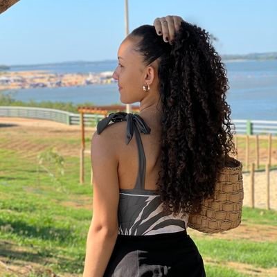 ayshasanto's profile picture. bobeira é não viver a realidade