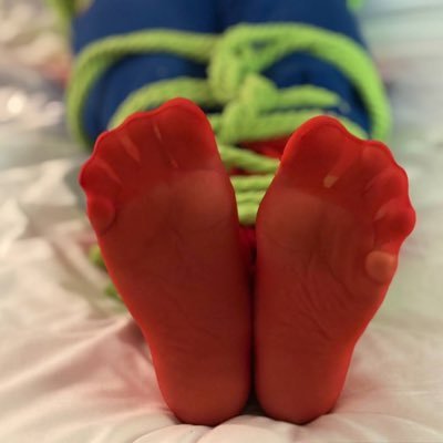 Just a guy who loves feet 🙂 I love feet in nylons and bare! I dream of having my own feet tickled and worshipped. I love to tickle feet and to worship them too