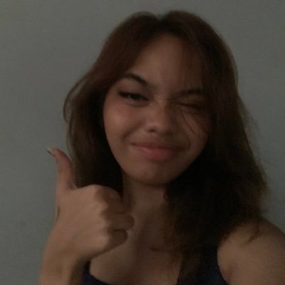zelle_mndz's profile picture. 23 // magic 🌚 // lava monster 🌋 // ddadu 🍒