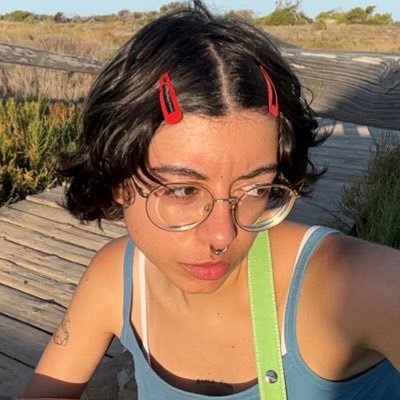 cracksandwiches's profile picture. (｡•̀ᴗ-)✧