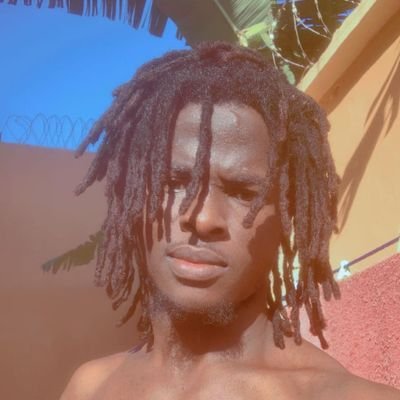 AdiamoB's profile picture. 🦋