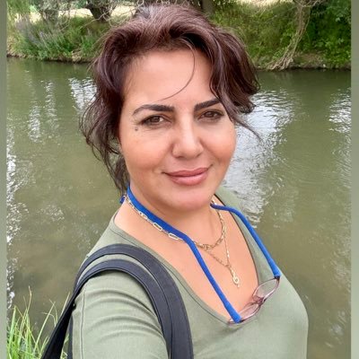 Okuryazar, Biz Bize Edebiyat Sohbetleri, Sesli Öykü. BEKLENEN romanının yazarı. Makina-UA İlişkiler mezun-sosyoloji öğrenci. Bilgi iyi bir şeydir, üslup her şey