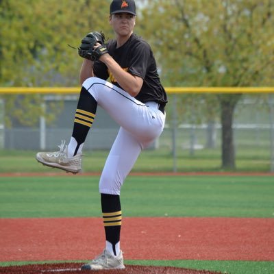 @DuLafleche / RHP / 6”6 190 Pounds / Uncommited / Class of 26|27 levacthomas385@gmail.com