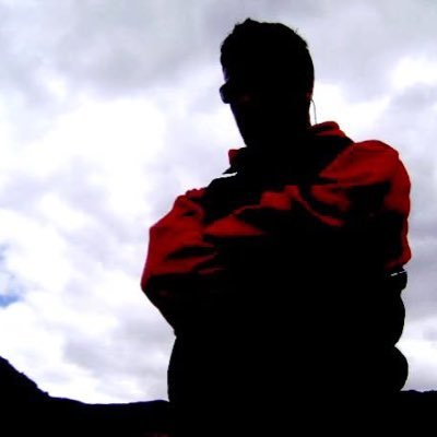 Peruano - Católico - Comunicador Social - Libertario - PUCP - Patriota - Tratando todos días de ser una mejor persona - Hincha de Universitario de Deportes.
