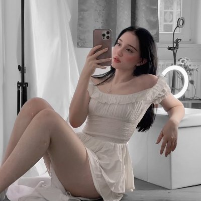 fireworks891027's profile picture. 𝑻𝒉𝒆 𝒃𝒆𝒔𝒕 𝒗𝒊𝒆𝒘 𝒄𝒐𝒎𝒆𝒔 𝒂𝒇𝒕𝒆𝒓 𝒕𝒉𝒆 𝒉𝒂𝒓𝒅𝒆𝒔𝒕 𝒄𝒍𝒊𝒎𝒃.