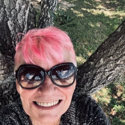 MARRIED , I FOLLOW BACK !! #BLUECREW, #LGBTO #VOTEBLUE2026,🛑NO DMS 🛑 NO LISTS , Be kind and always follow your dreams !! ❌ no Crypto. 🛑 no porns