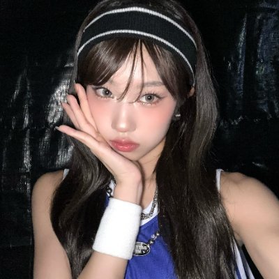 rarely active | mainly tripleS but i also like twice, izna, lesserafim, kep1er, fromis and svt :)