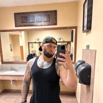RichardCJose's profile picture. l