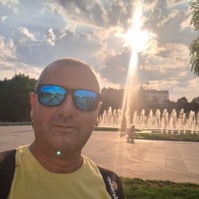 Софиянец от русенски произход 🇧🇬 Левски София фен 💙 Слава на Украйна🇺🇦✌️
