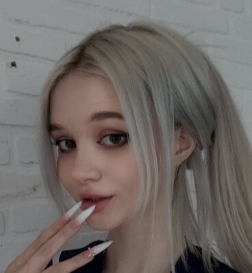 Find me at @Joyxyzcute (Main), this a burner acc, so dont follow me back there pls