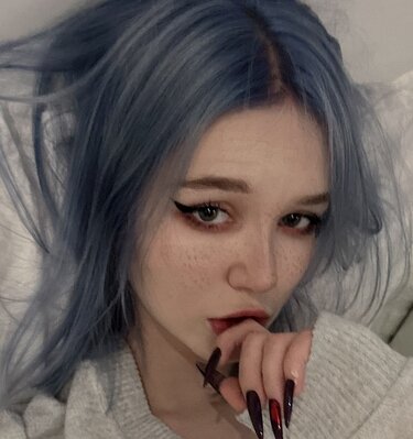 Find me at @Joyxyzcute (Main), this a burner acc, so dont follow me back there pls