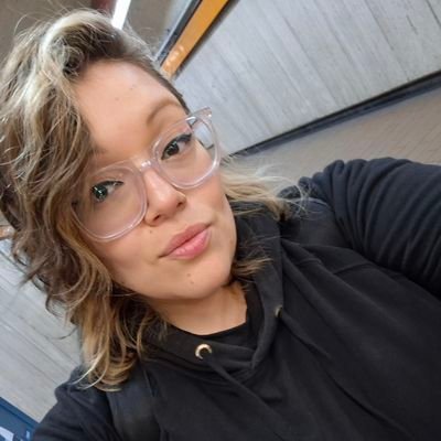 soy como me gusta ser, rocanlover de corazón atómico, amante de la buena musica, gentil y un espíritu libre dificil de comprender.