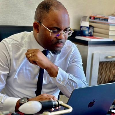 Diplomate basé à Paris, engagé dans la modernisation des services consulaires et le rapprochement entre la RDC et sa diaspora. #Song leader.