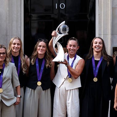 🏴🇳🇱| patri guijarro fangirl first human second