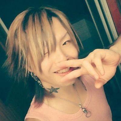 factory_s666's profile picture. 作品は個ツイのリプ欄に。
体が壊れるまでの暇つぶし、目が不自由なりに制作してます。
レギュラー品などはサブ@shadow69wodahsの方に載せていきます。