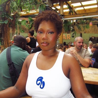 tse_omo's profile picture. a designer at heart
