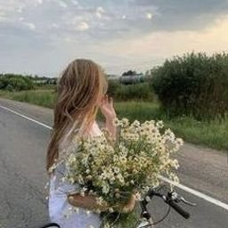 Eafwiawdui9933's profile picture. 