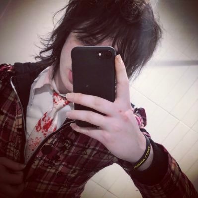 1hatebladee's profile picture. fr/en .  16 .  i like dgsb n other artists