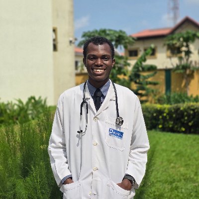 AyomideAS_medic's profile picture. Dental Student with a knack for 0s and 1s.