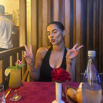 rizrizzzy's profile picture. 🇵🇸 | un puzzle de mots et de pensées 🏴‍☠️