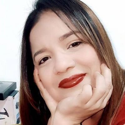 Escribo en el lenguaje de los sueños y tuiteo en el dialecto de las ocurrencias diarias. 🌙