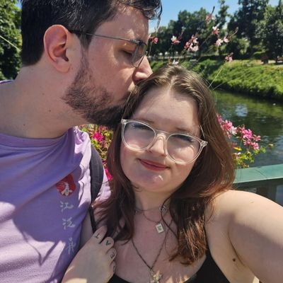 ○• League of legend OTP nami plat 2 ○• Valorant ○• Dofus
❤️@DivingBotAgain ❤️🌞 les souvenirs c'est important 💕