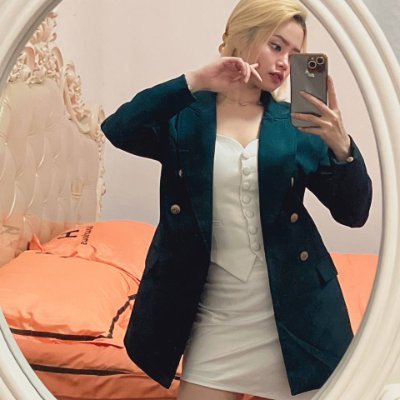 Serial entrepreneur and decision-maker with a passion for beauty, fashion, and food. Owner of multiple ventures skincare line, and clothing design🚫PORN