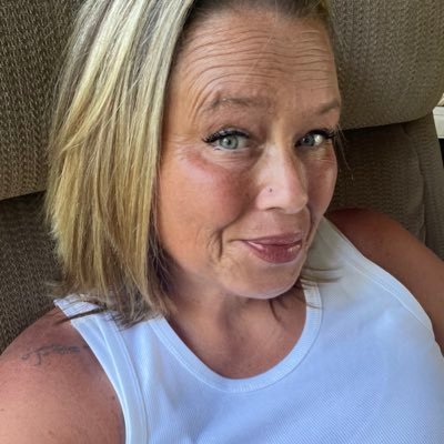 I LOVE GOD,my family and my country 🇺🇸❤️I follow all patriots back. MAGA , unvaccinated and I support my president TRUMP❤️🇺🇸🙏 NO DM.