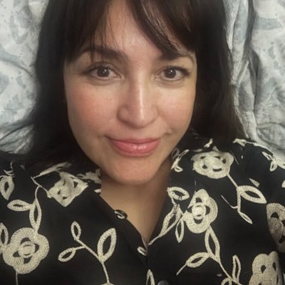 Miyizava's profile picture. Aficionada al cine, convoyente, con carcajadas contagiosas mis alarmas nunca terminan en 0 ni 5 y la suma debe dar 3