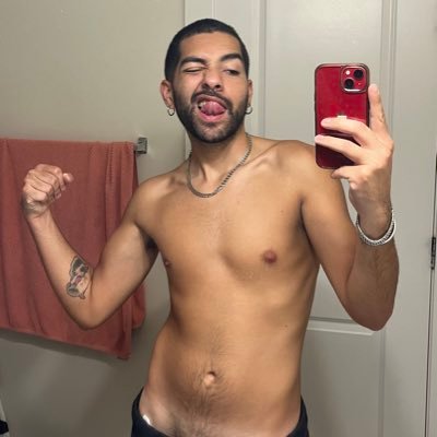 College student that likes to show off | 22 | 🇨🇴 | DM for content | Follow my insta
