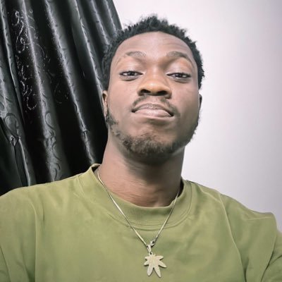 0lawunmii's profile picture. Somewhere in-between emotional and emotionless..