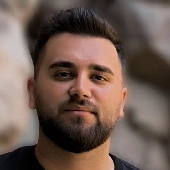 omidrezayi2200's profile picture. پدری نان آور