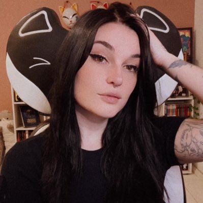 Olá estrategistas! 🫵🥰
✨ Parceira @TFTBrasil | @RiotGames | @TwitchBR
💌 Contatoluluts@gmail.com
👇 Live todos os dias às 13h 🌻