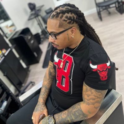 FastMoneyCB's profile picture. Moving stocks 📈📉like blocks 🧱. Financial literacy 🏦 is a Lifestyle 💵💵💵. WallStreet 🏛 is the new STREETS 🏚🔌.