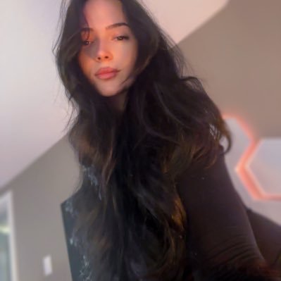 Twitch Partner, tired mom friend | #CapcomCreator| commissions: 3/3 | business inquiries: cinnabumart@gmail.com | merch: https://t.co/hqgv3ixEZv