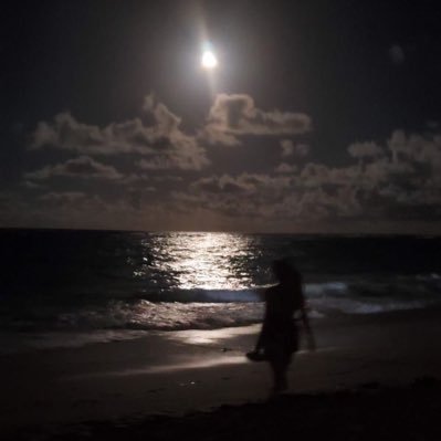 deea7m's profile picture. بين قلبٍ عطيب وبين راسٍ عنيد