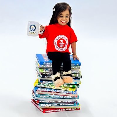 🤷♀| Shortest Woman on the Planet 🏅| Icon Guinness World Record Holder 🎭| Featured In @ahsfx | MSI Human Rights Brand Ambassador 💬Dm