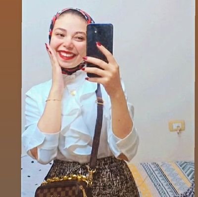 Not so perfect but so beautiful💫🌻
5th year medical student 🩺🎓