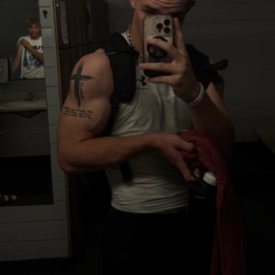 Class of 2027//195LBS//LB//250 Bench//235 power clean//445 squat//2 Sport Varstiy Athlete