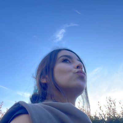 Valeriatobonv_'s profile picture. 