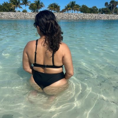 I’m a curvy petite 4’9” latina with pretty little size 5 feet. Maybe if you’re lucky (and generous), I’ll let you worship them. Tribute or don’t waste my time.