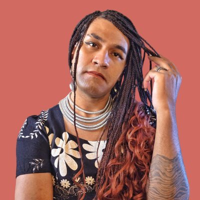 Ela/ella; Gênero; Antirracismo; Não Monogamia;
No meu Insta eu explico os tweets que publico aqui.
#VocêJáParouParaPensar?