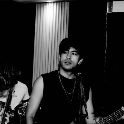 Sin contexto, Solo el bajista de la mejor banda de Caracas, Venezuela y el Mundo