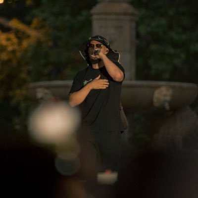 Danlonsez's profile picture. 