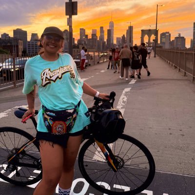 Me enamoré de la bici y la promuevo por donde voy 🚲 Sígueme en #UnaRolaEnBici en IG, FB y YT. Periodista.