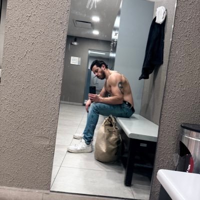 jheda's profile picture. Humble enough to know I can lose it all. Confident enough to know I can get it all back.