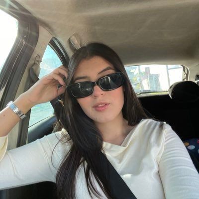filosofando en tw🤌🏻 una versión más feliz 💐 aux. tec. en administración