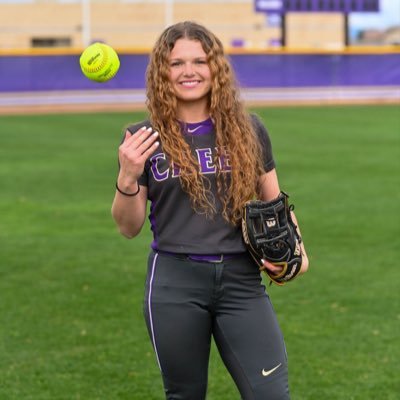 Storm Arizona- Mendez #22 16u - 2026 3.3 gpa OF Hit: Left/Throw: right QCHS Varsity #2 Email: arhiannamuniz@gmail.com #4804902222