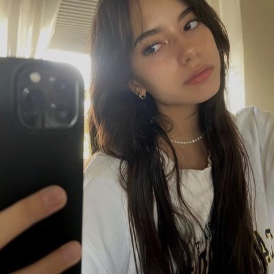 a greater woman wouldn’t beg, but i looked to the sky and said, “please” 𝜗𝜚 ࣪˖